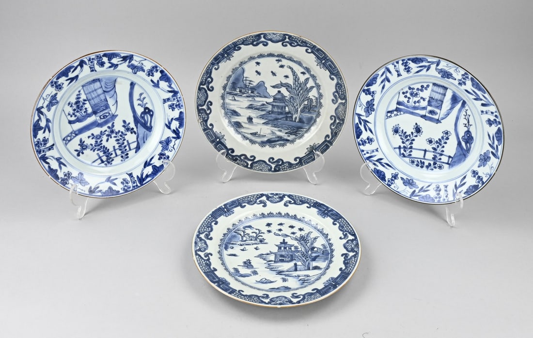 4x 18th Century Chinese Plate: Four 18th-century Chinese porcelain plates. 2x Garden decor. 2x Landscape decor. One plate in good condition. Three with minimal chips. Dimensions: approx. Ø 22.5 - 23.5 cm. In fair/good condition.