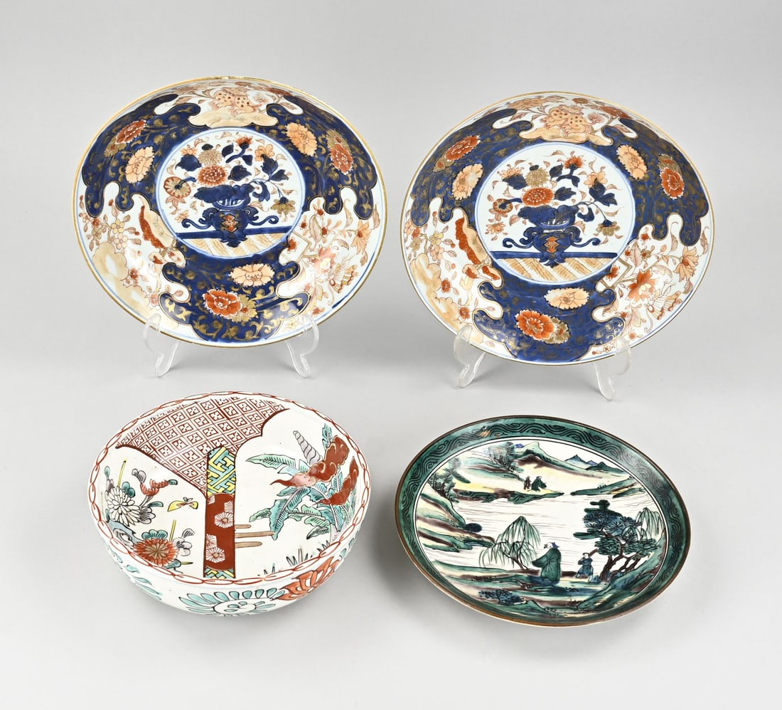 4x Japanese porcelain Ø 19.5 - 22.7 cm. (1 of 1)