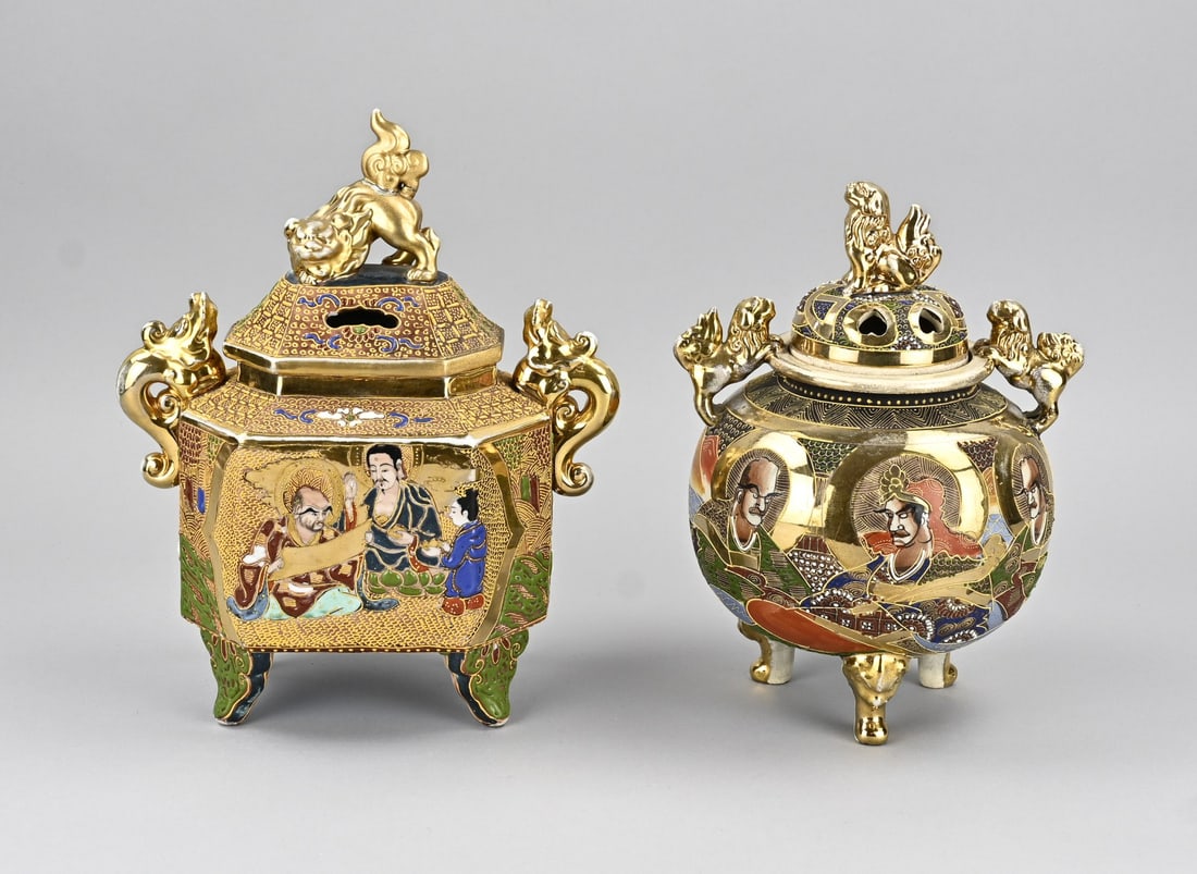 2x Satsuma lidded vase (1 of 1)