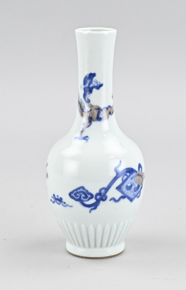 Chinese vase, H 19 cm. (1 of 1)