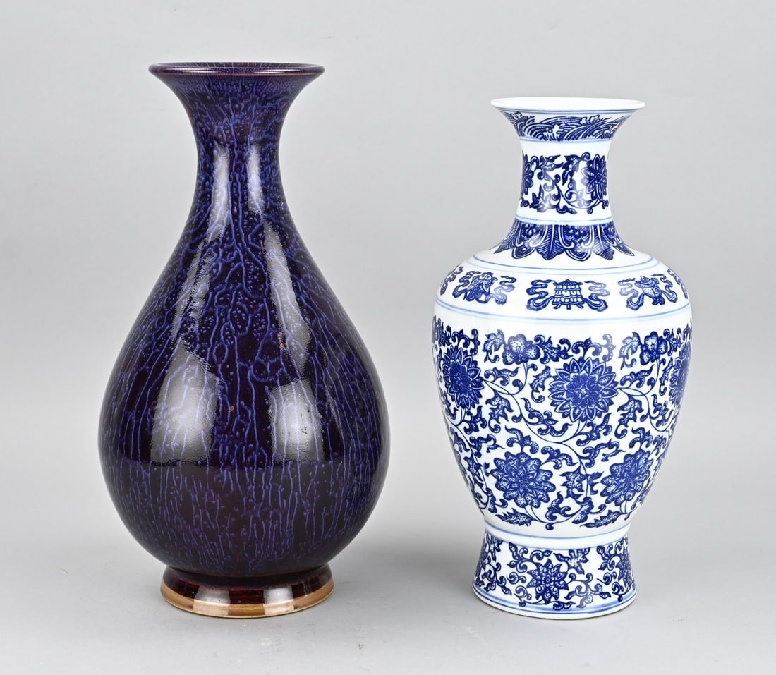 2x Chinese vase, H 31 - 33 cm. (1 of 1)