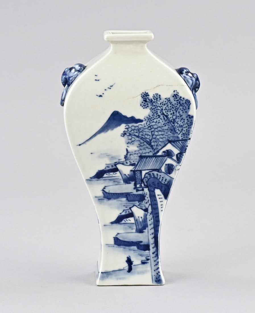 Chinese vase, H 17.2 cm.: Antique Chinese porcelain baluster vase with landscape decoration. Six-mark base. Dimensions: H 17.2 cm. Hairline crack. In fair condition.