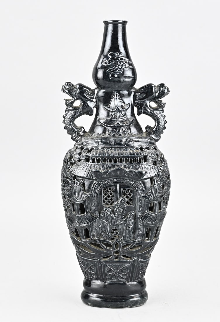 Chinese openwork vase, H 35 cm.: Large, old, openwork Chinese porcelain ear vase with dragon/figure/pagoda decoration. Base mark. Dimensions: H 35 cm. In good condition.