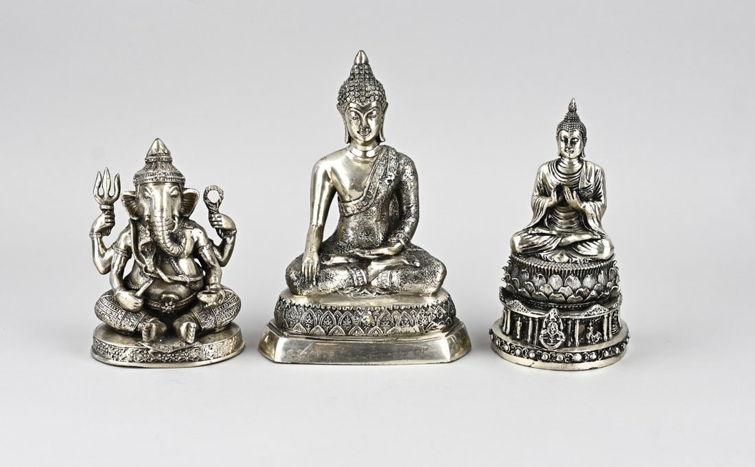 3x Various Buddha figurines: Three old bronze-plated Buddha figures. Second half of the 20th century. Dimensions: H 15 - 22 cm. In good condition.