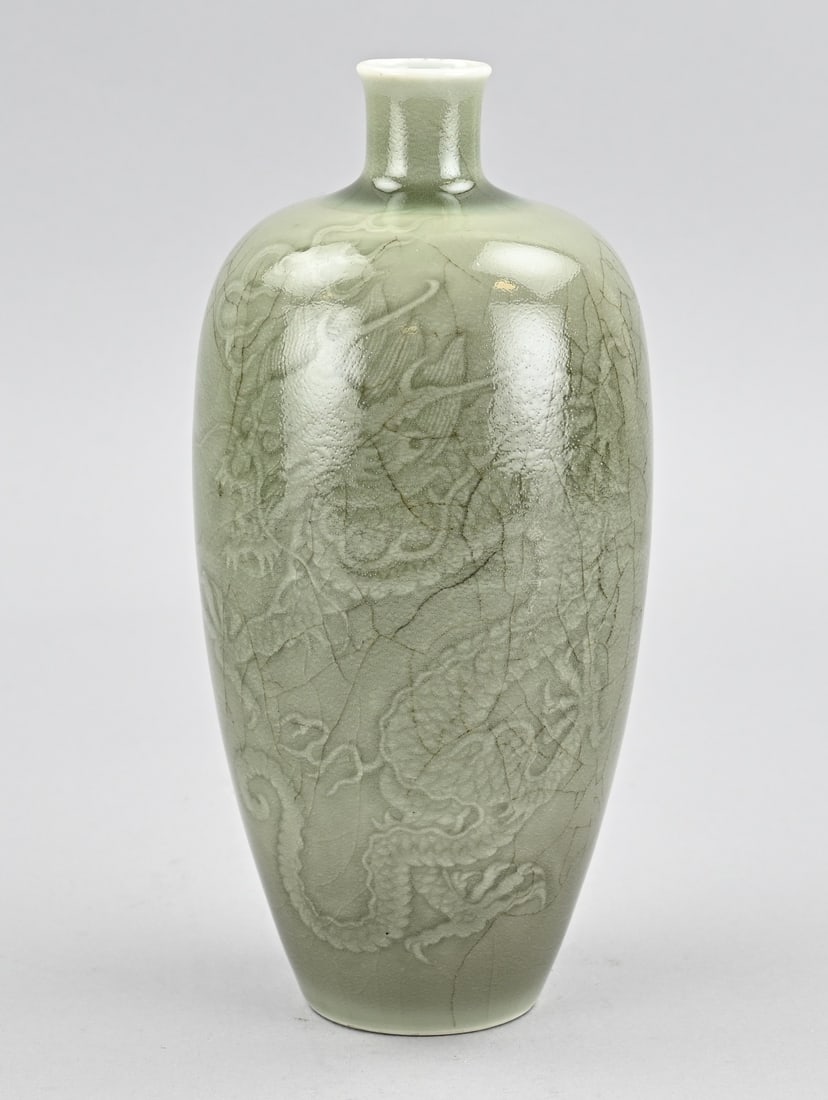 Celadon vase, H 23.5 cm. (1 of 1)