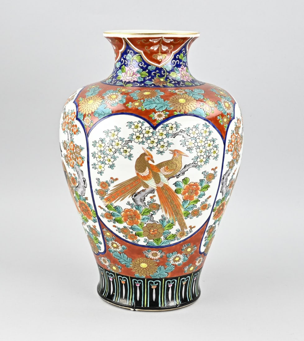 Japanese Imari vase, H 41 cm.: 19th-century Japanese porcelain Imari vase with floral/geisha and bird decoration. Dimensions: H 41 cm. In good condition.
