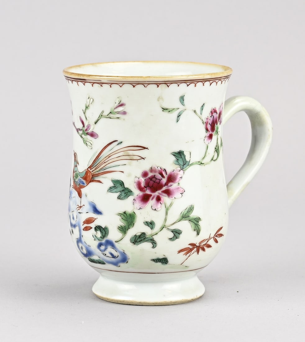 Chinese cup: 18th-century Chinese porcelain Rose Family cup with floral/bird of paradise decoration. Dimensions: 11.7 cm. Damaged. In reasonable condition.