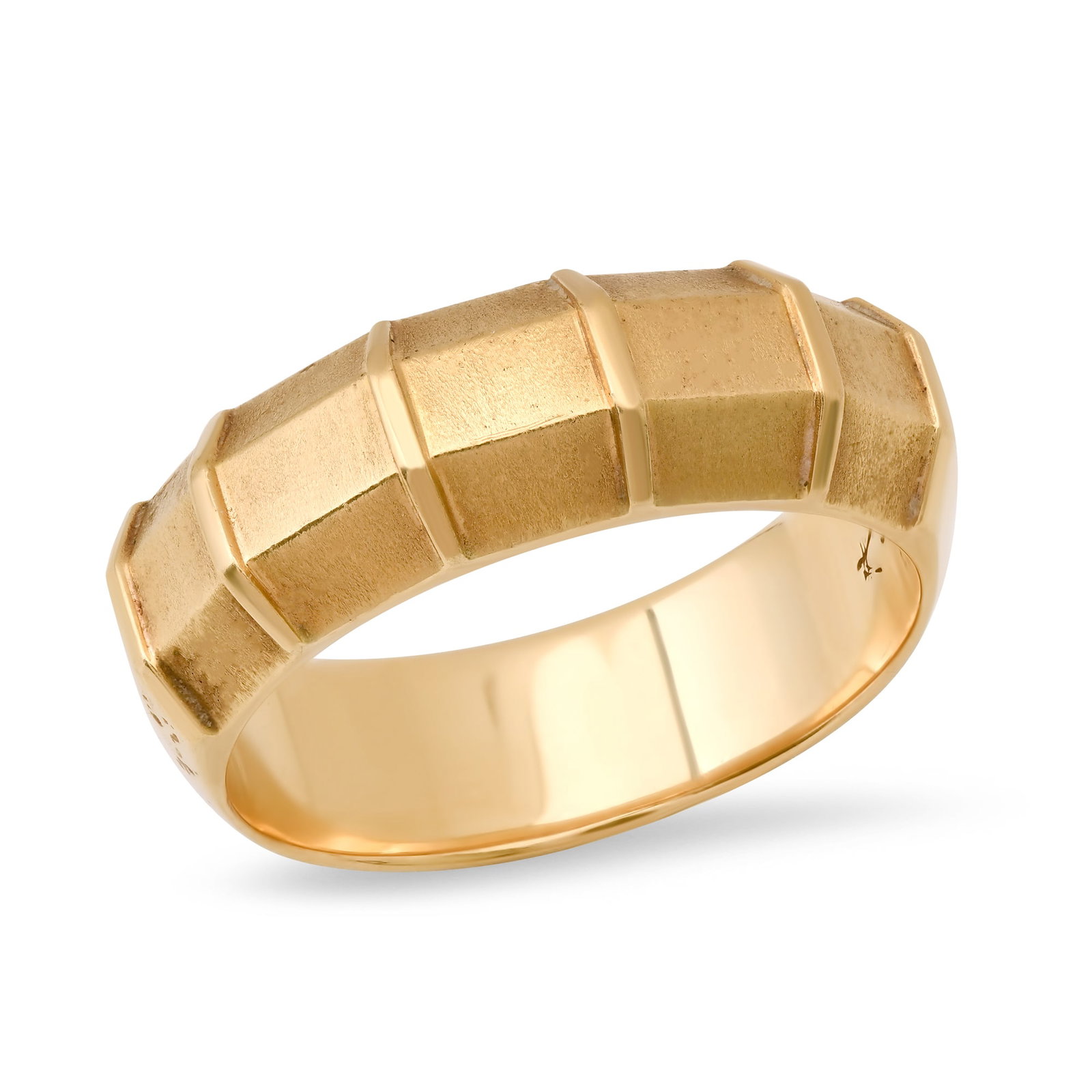14K Yellow Gold Mens Ring: Retail: $3,500.00 ****** 14K Yellow Gold Mens Ring ****** Size: 11.5 / Metal: 14K Yellow Gold / Total Item Weight: 14.1 Grams / Country Made: United States / / Main Stone: Gold / Carat Total Weight: 0