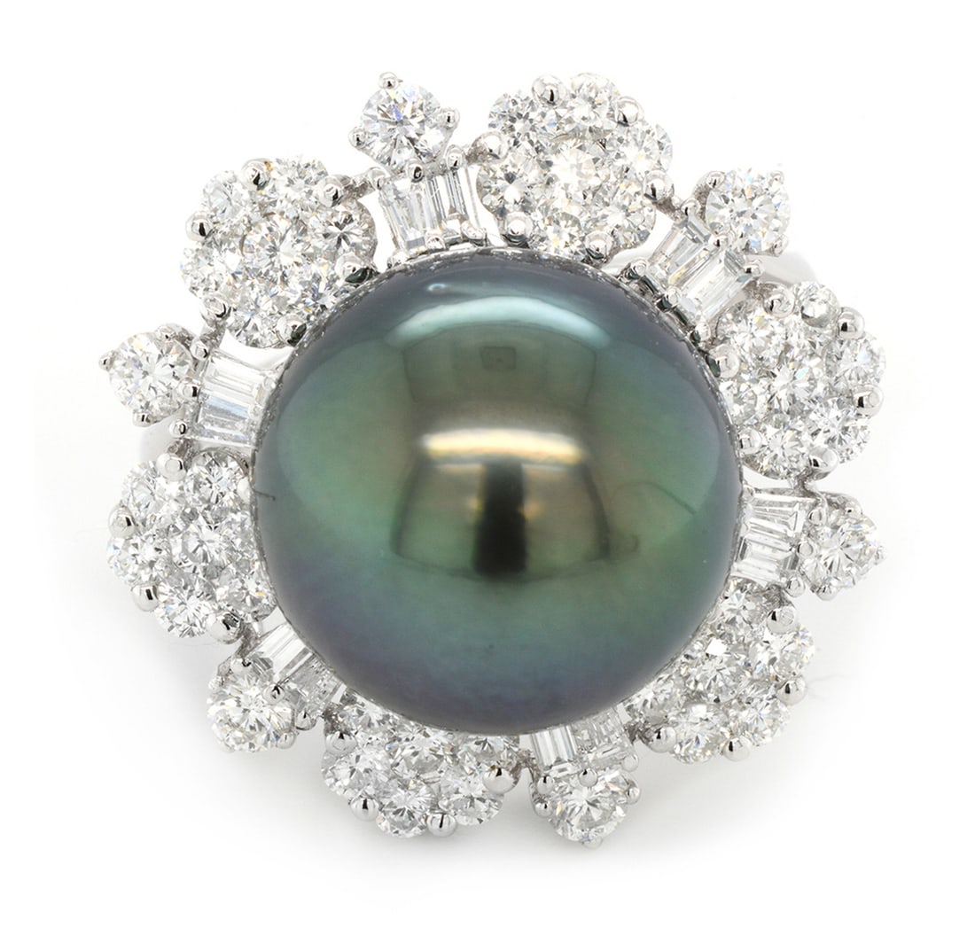 18K White Gold Ladies Ring with 13.85mm Tahitian Pearl and 2.06ct tw Adjacent Diamonds: Retail: $12,000.00 ****** 18K White Gold Ladies Ring with 13.85mm Tahitian Pearl and 2.06ct tw Adjacent Diamonds ****** Size: 6.5 / Metal: 18K White Gold / Total Item Weight: 11.2 Grams / Country Made