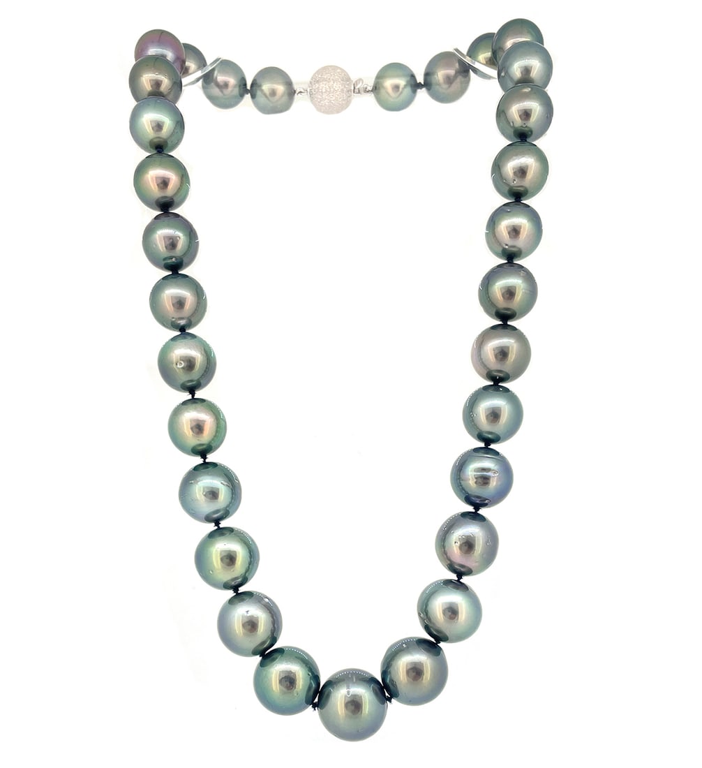 Natural Black South Sea Tahitian Pearl Necklace (12mm to 15.3mm) with 14K Clasp: Retail: $12,000.00 ****** Natural Black South Sea Tahitian Pearl Necklace (12mm to 15.3mm) with 14K Clasp ****** Size: 18 / Metal: 14K White Gold / Total Item Weight: 123 Grams / Country Made: United