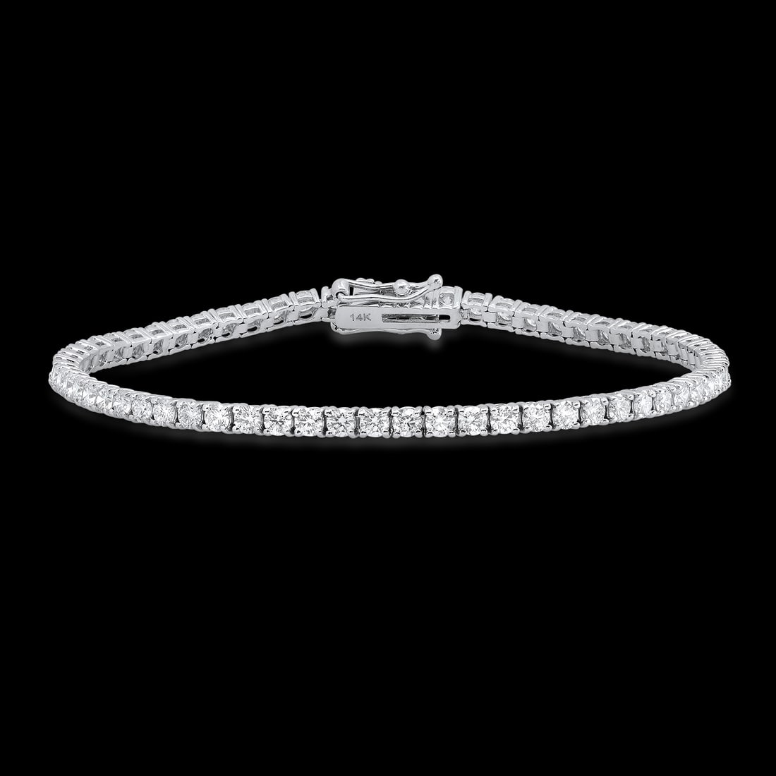 14K White Gold and 4.48ct Diamond Bracelet: Retail: $16,600.00 ****** 14K White Gold and 4.48ct Diamond Bracelet ****** Metal: 14K White Gold / Total Item Weight: 7.6 Grams / Country Made: United States / / Main Stone: Diamond / Carat Total Wei