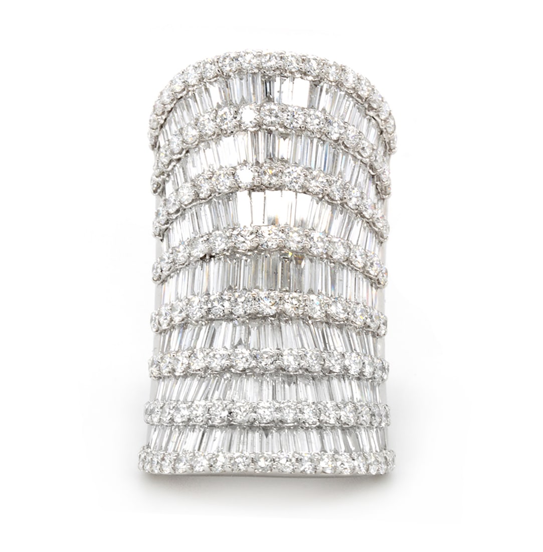 18K White Gold Ladies Ring with 7.25ct tw Diamonds: Retail: $26,000.00 ****** 18K White Gold Ladies Ring with 7.25ct tw Diamonds ****** Size: 6.5 / Metal: 18K White Gold / Total Item Weight: 17.1 Grams / Country Made: United States / / Main Stone: