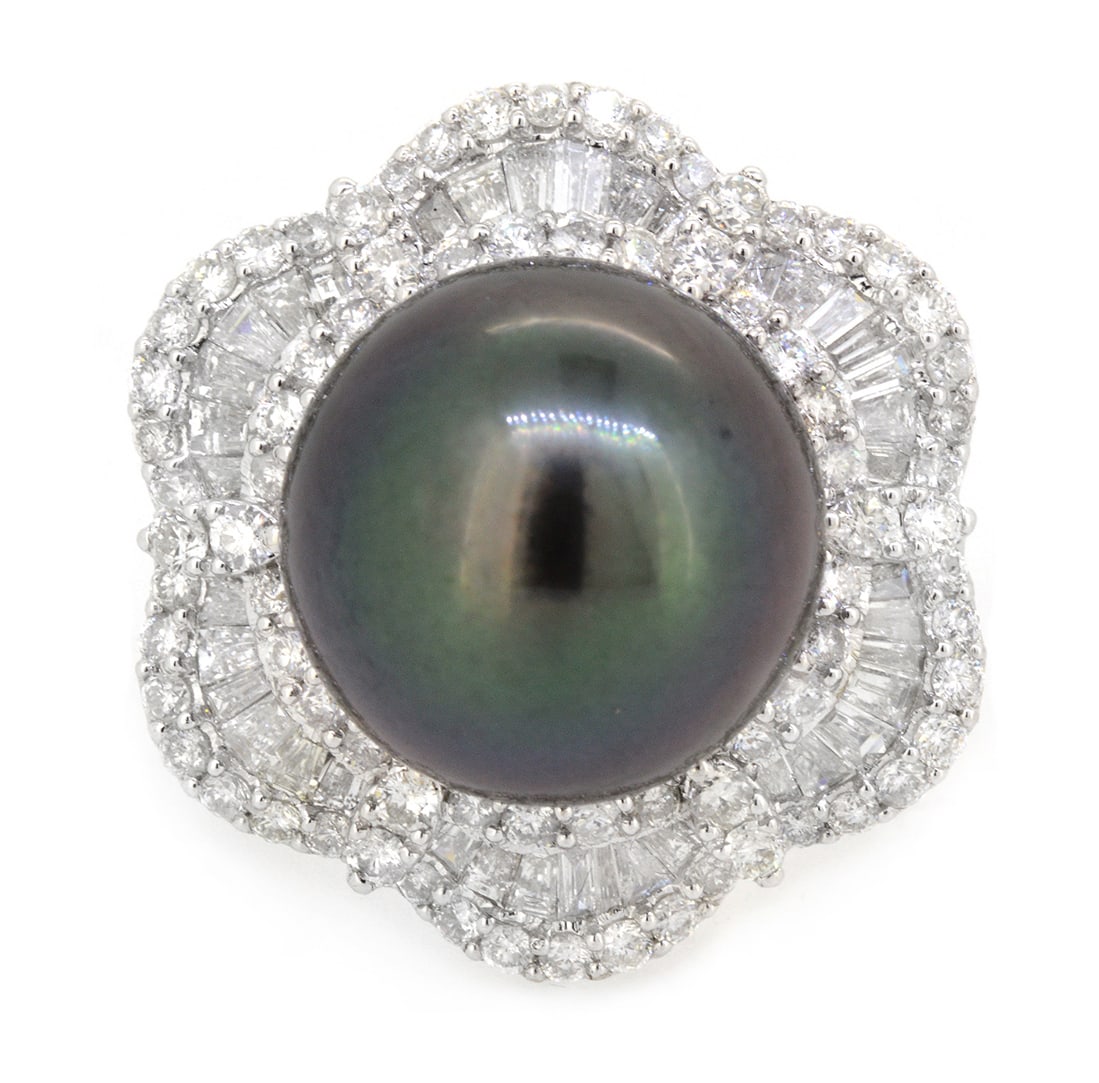18K White Gold Ladies Ring with 14.79mm Black Tahitian Pearl and 0.94ct tw Adjacent Diamonds: Retail: $17,800.00 ****** 18K White Gold Ladies Ring with 14.79mm Black Tahitian Pearl and 0.94ct tw Adjacent Diamonds ****** Size: 6.5 / Metal: 18K White Gold / Total Item Weight: 4.5 Grams /