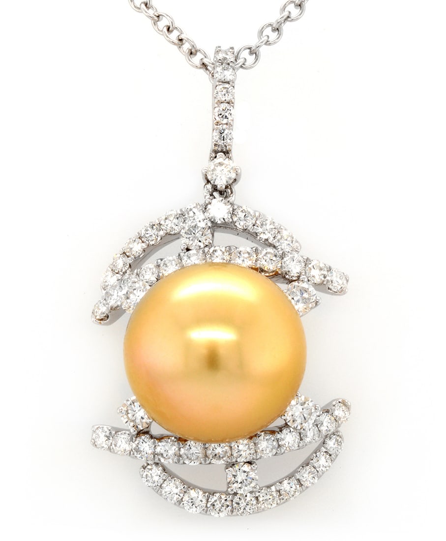 18K White Gold Ladies Pendant with 13.05mm Golden South Sea Pearl and 1.36ct tw Adjacent Diamonds: Retail: $7,500.00 ****** 18K White Gold Ladies Pendant with 13.05mm Golden South Sea Pearl and 1.36ct tw Adjacent Diamonds ****** Size: 18 / Metal: 18K White Gold / Total Item Weight: 10.8 Grams /