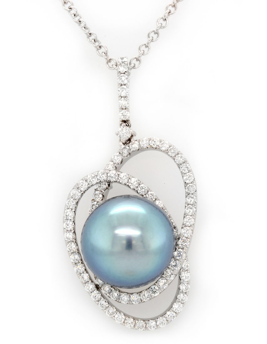 18K White Gold Ladies Pendant with 13.84mm South Sea Pearl and 1.42tw Diamonds: Retail: $7,000.00 ****** 18K White Gold Ladies Pendant with 13.84mm South Sea Pearl and 1.42tw Diamonds ****** Size: 18 / Metal: 18K White Gold / Total Item Weight: 11.7 Grams / Country Made: United