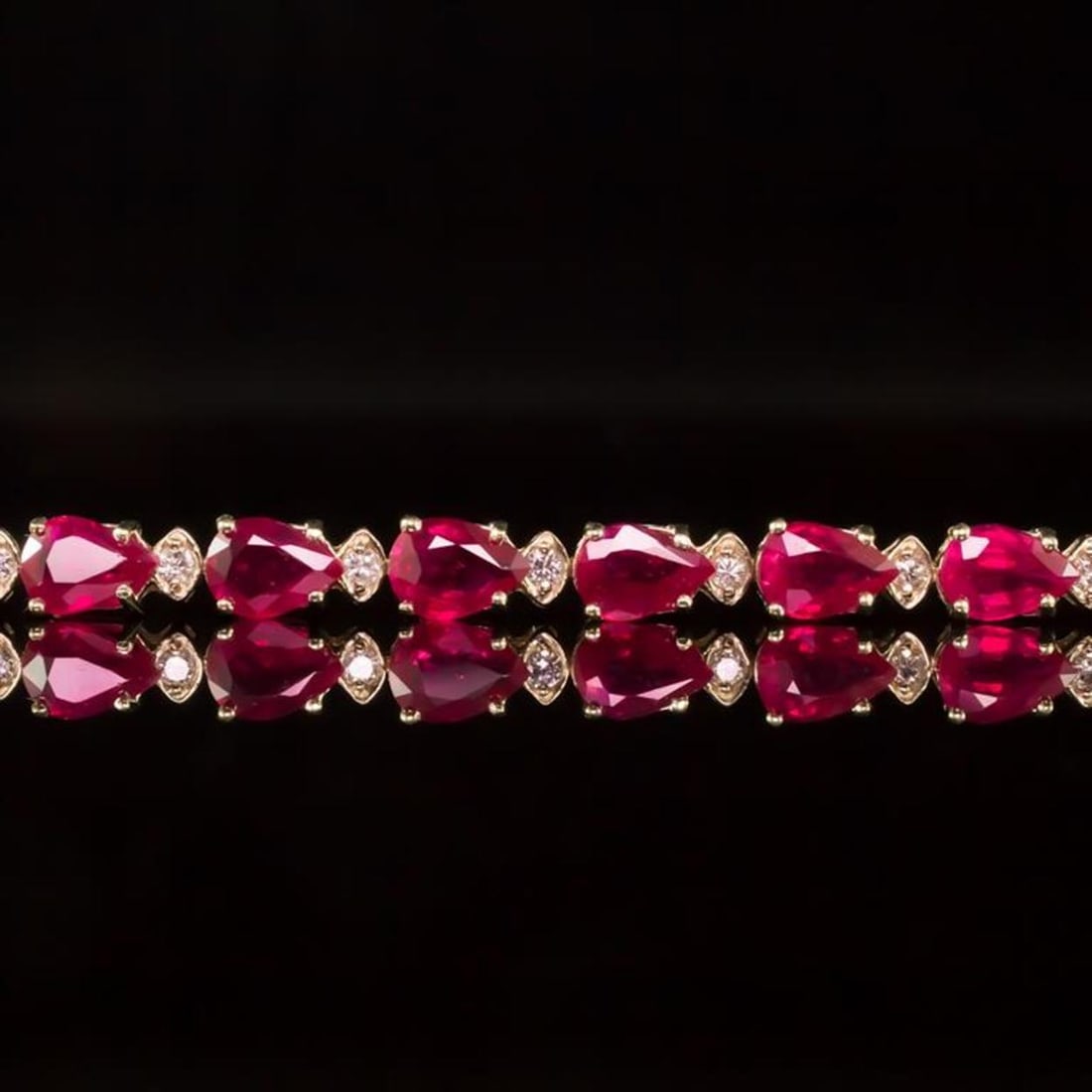 14K Gold 16.35ct Ruby 0.68ct Diamond Bracelet - 2