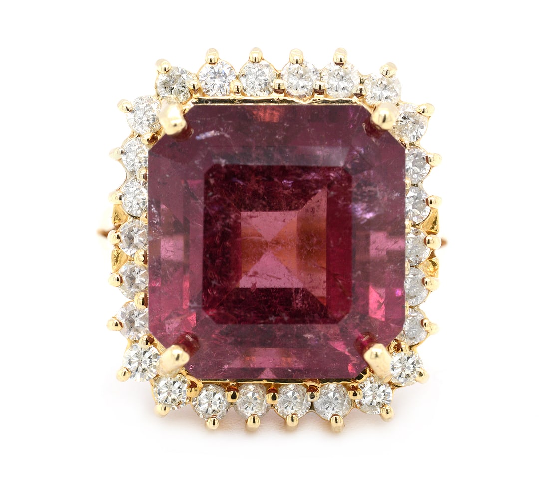 14K Yellow Gold Ladies Ring with 8.55ct Tourmaline and 0.82tcw Adjacent Diamonds: Retail: $7,800.00 ****** 14K Yellow Gold Ladies Ring with 8.55ct Tourmaline and 0.82tcw Adjacent Diamonds ****** Size: 6.5 / Metal: 14K Yellow Gold / Total Item Weight: 9.4 Grams / Country Made: Unite
