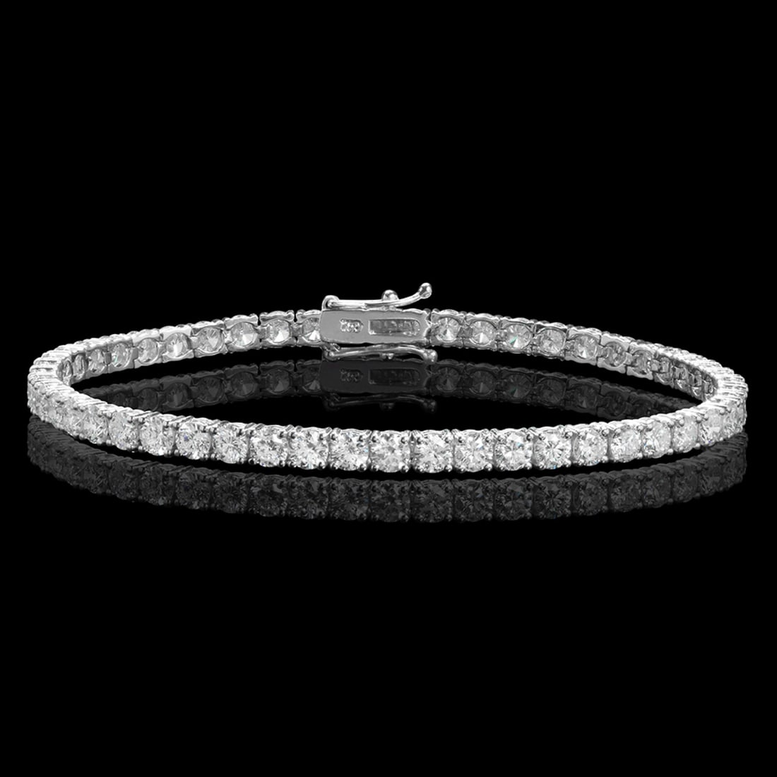 18k White Gold 7.91ct Diamond Bracelet: Retail: $29,662.00 ****** 18k White Gold 7.91ct Diamond Bracelet ****** Metal: 18K White Gold / Total Item Weight: 11.2 grams / Country Made: United States / / Main Stone: Diamond / Carat Total Weight