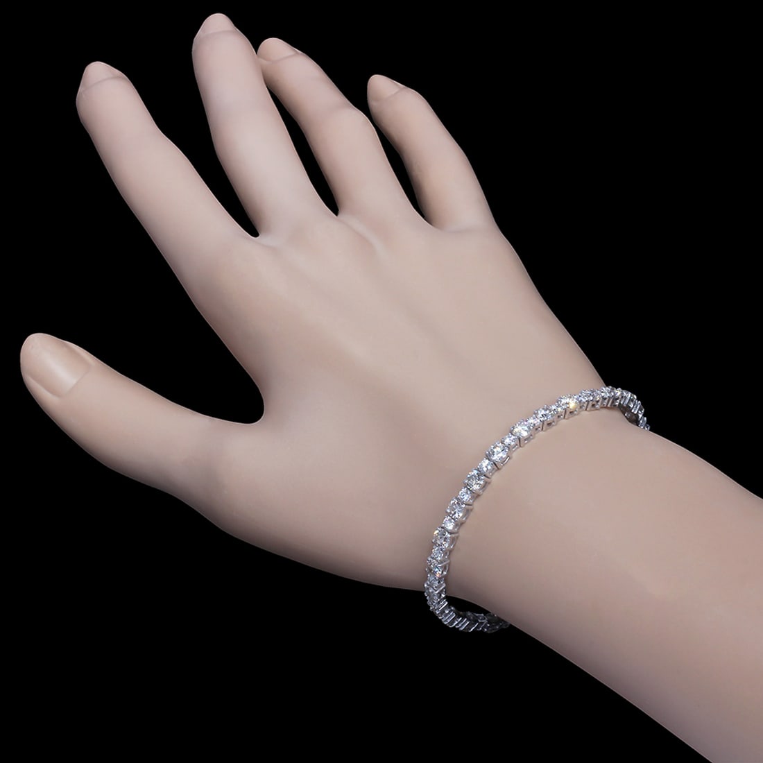 18k White Gold 7.54ct Diamond Bracelet - 3