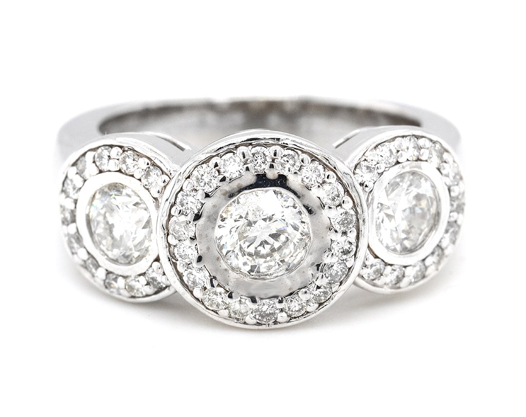14K White Gold Ladies Ring with 1.78tcw Diamonds: Retail: $8,647.00 ****** 14K White Gold Ladies Ring with 1.78tcw Diamonds ****** Size: 6 (We offer free resizing to winning bidders) / Metal: 14K White Gold / Total Item Weight: 8.9 Grams / Country