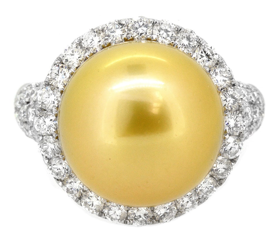 18K White Gold Ladies Ring with 13.6mm South Sea Pearl and 1.82ct tw Adjacent Diamonds: Retail: $8,500.00 ****** 18K White Gold Ladies Ring with 13.6mm South Sea Pearl and 1.82ct tw Adjacent Diamonds ****** Size: 6.5 / Metal: 18K White Gold / Total Item Weight: 9.5 Grams / Country Made: 