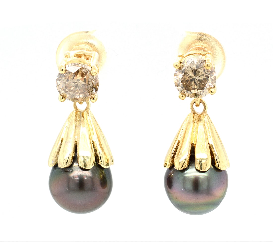 14K Yellow Gold Ladies Earrings with 9mm South Sea Pearls and 2.52tcw Diamonds: Retail: $8,400.00 ****** 14K Yellow Gold Ladies Earrings with 9mm South Sea Pearls and 2.52tcw Diamonds ****** Metal: 14K Yellow Gold / Total Item Weight: 8.6 Grams / Country Made: United States / /
