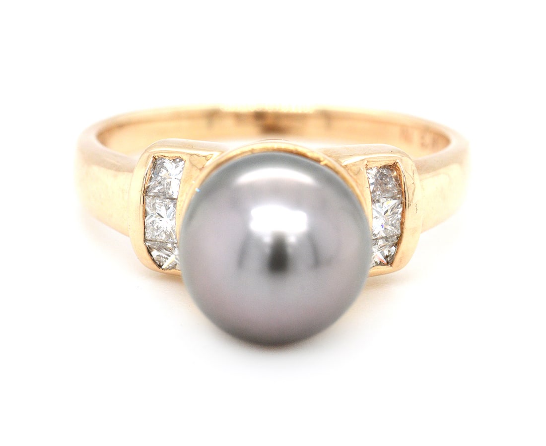 14K Yellow Gold Ladies Ring with 9mm South Sea Pearl and 0.35tcw Adjacent Diamonds