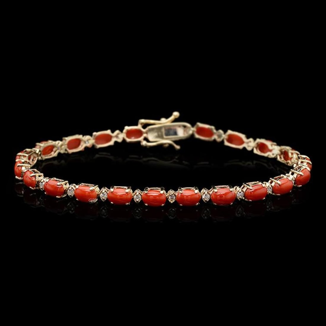 14k Gold 7.72ct Coral 0.53ct Diamond Bracelet: Retail: $7,170.00 ****** 14k Gold 7.72ct Coral 0.53ct Diamond Bracelet ****** Metal: Solid Gold / Total Item Weight: 8.5 grams / Country Made: United States / / Main Stone: Coral / Color: Blue / Carat