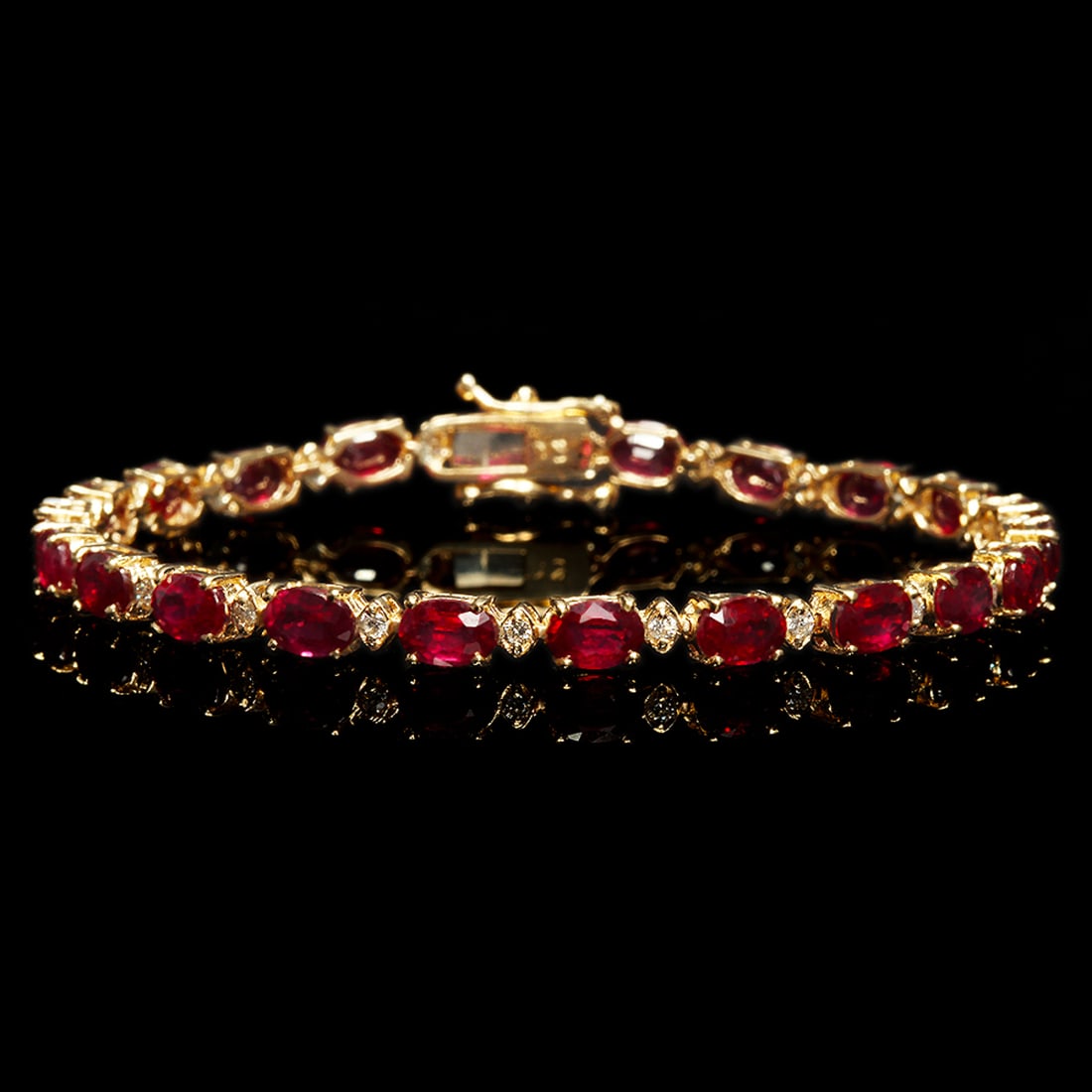 14k Yellow Gold 15.35ct Ruby 0.70ct Diamond Bracelet: Retail: $8,850.00 ****** 14k Yellow Gold 15.35ct Ruby 0.70ct Diamond Bracelet ****** Metal: 14K Yellow Gold / Total Item Weight: 9.9 grams / Country Made: United States / / Main Stone: Ruby / Color: