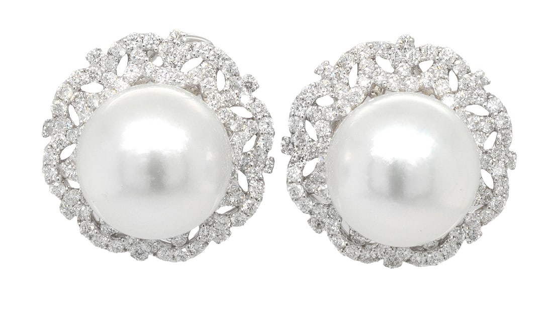 18K White Gold Ladies Earrings with White South Sea Pearls and 2.96ct tw Adjacent Diamond: Retail: $17,500.00 ****** 18K White Gold Ladies Earrings with White South Sea Pearls and 2.96ct tw Adjacent Diamond ****** Metal: 18K White Gold / Total Item Weight: 17.3 Grams / Country Made: United