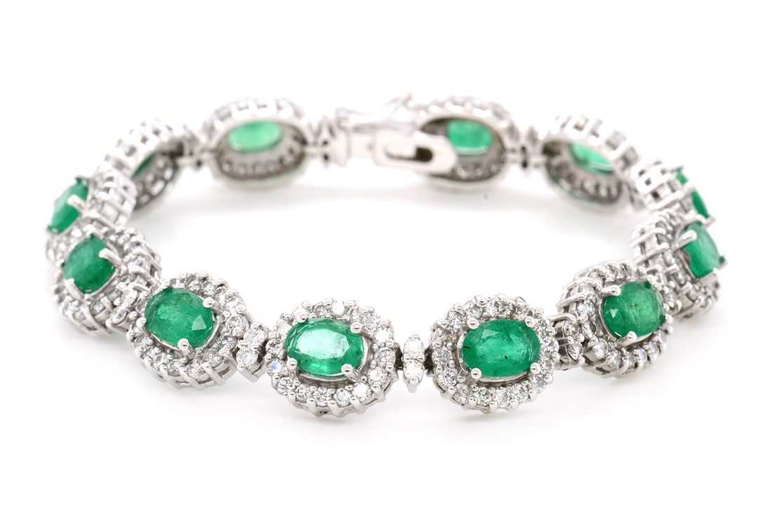 14K White Gold Ladies Bracelet with 11.96tcw Emeralds and 4.76tcw Diamonds: Retail: $27,500.00 ****** 14K White Gold Ladies Bracelet with 11.96tcw Emeralds and 4.76tcw Diamonds ****** Size: 7 / Metal: 14K White Gold / Total Item Weight: 26.05 Grams / Country Made: United