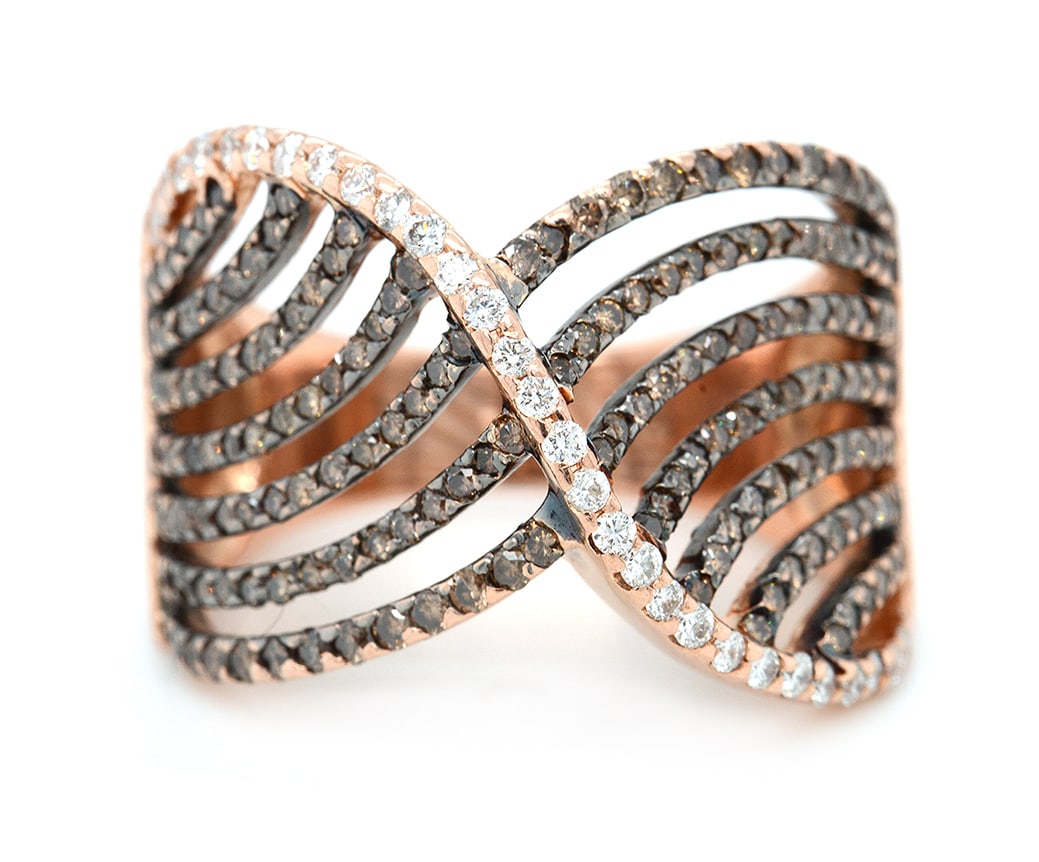 14K Rose Gold Ladies Ring with 1.0tcw White and Black Diamonds: Retail: $5,500.00 ****** 14K Rose Gold Ladies Ring with 1.0tcw White and Black Diamonds ****** Size: 7 / Metal: 14K Rose Gold / Total Item Weight: 7.4 Grams / Country Made: United States / / Main