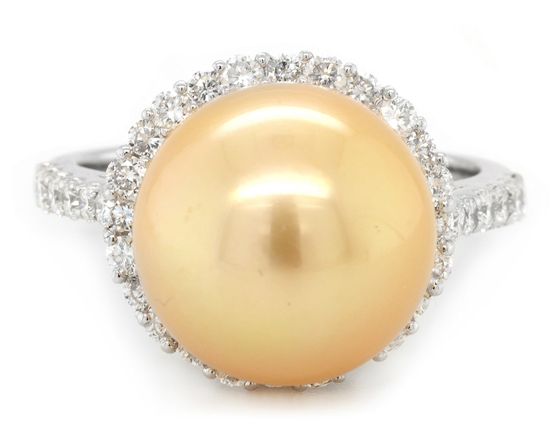 18K White Gold Ladies Ring with12.23mm Golden South Sea Pearl and 0.85ct tw Adjacent Diamonds: Retail: $4,500.00 ****** 18K White Gold Ladies Ring with12.23mm Golden South Sea Pearl and 0.85ct tw Adjacent Diamonds ****** Size: 6.5 / Metal: 18K White Gold / Total Item Weight: 6.4 Grams / Country
