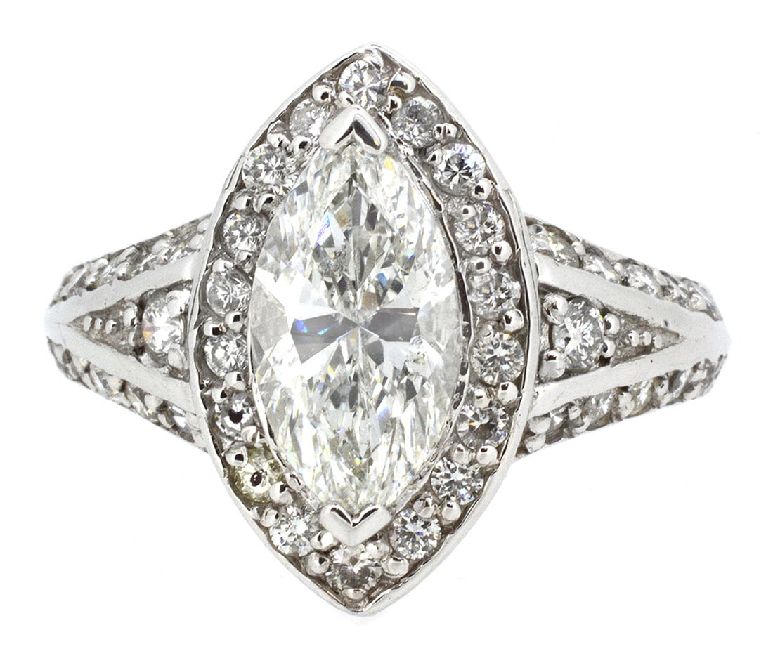 18K White Gold Ladies Ring with 2.00ct Center Diamond and 0.77ct tw Adjacent Diamonds