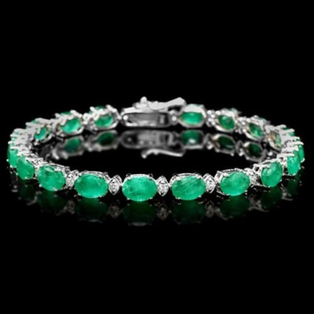 14K Gold 13.31ct Emerald 0.80ct Diamond Bracelet: Retail: $9,900.00 ****** 14K Gold 13.31ct Emerald 0.80ct Diamond Bracelet ****** Metal: 14K White Gold / Total Item Weight: 10.0 Grams / Country Made: United States / / Main Stone: Emerald / Color: Gr