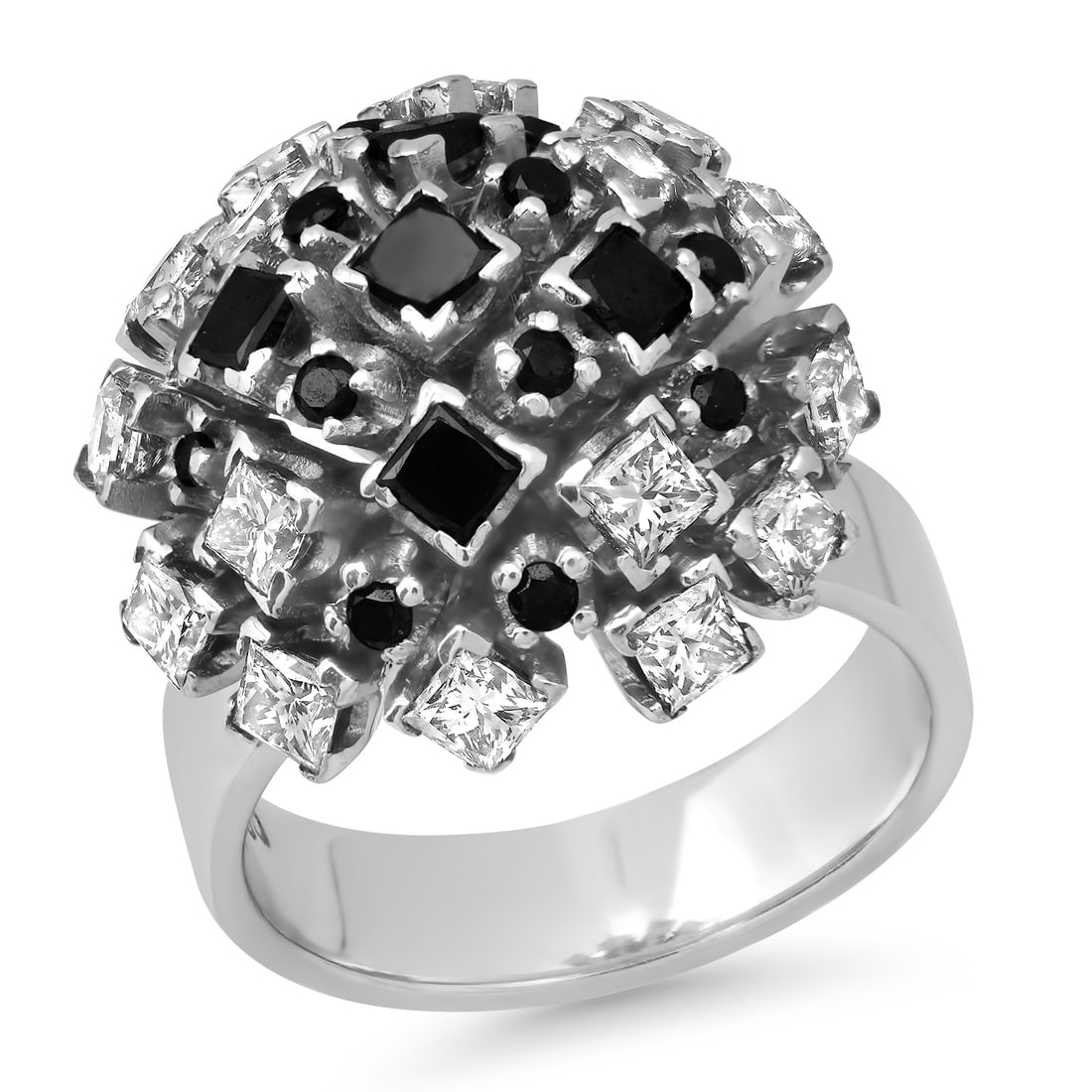 18K White Gold Setting with 2.70 TCW Diamond Ladies Ring: Retail: $11,512.00 ****** 18K White Gold Setting with 2.70 TCW Diamond Ladies Ring ****** Size: 7 (we offer free resizing to winning bidders) / Metal: 18K White Gold / Total Item Weight: 15.5 Grams /