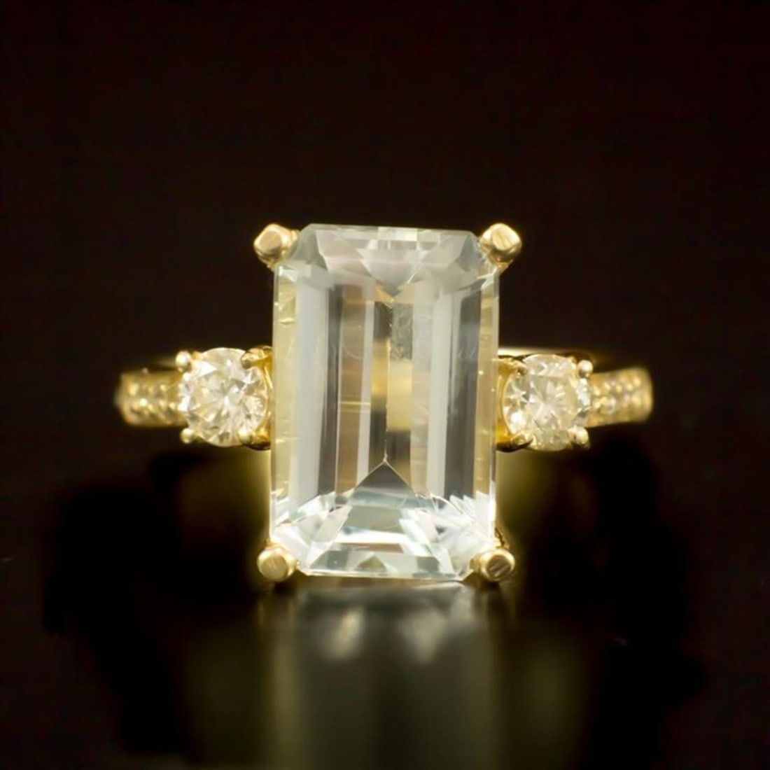 14K Gold 4.33ct Aquamarine and 0.50ct Diamond Ring: Retail: $6,872.00 ****** 14K Gold 4.33ct Aquamarine and 0.50ct Diamond Ring ****** Metal: 14K Yellow Gold / Total Item Weight: 5.10 Grams / Country Made: United States / / Main Stone: Aquamarine /