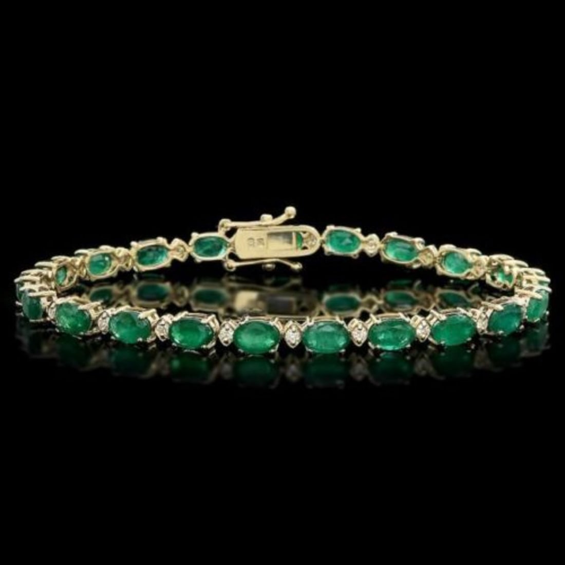 14K Gold 10.31ct Emerald 0.43ct Diamond Bracelet: Retail: $8,805.00 ****** 14K Gold 10.31ct Emerald 0.43ct Diamond Bracelet ****** Metal: 14K Yellow Gold / Total Item Weight: 8.5 Grams / Country Made: United States / / Main Stone: Emerald / Color: Gr