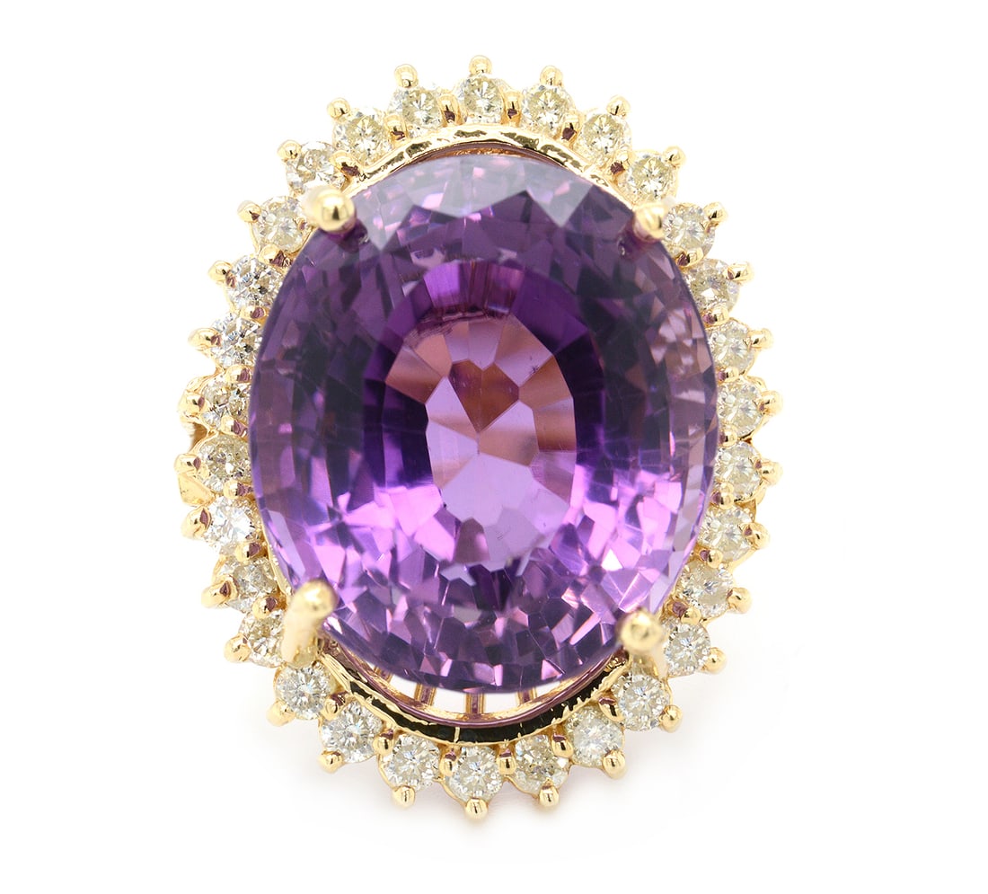 14K Yellow Gold Ladies Ring with 20.73ct Amethyst and 0.94tcw Adjacent Diamonds: Retail: $9,500.00 ****** 14K Yellow Gold Ladies Ring with 20.73ct Amethyst and 0.94tcw Adjacent Diamonds ****** Size: 6.5 / Metal: 14K Yellow Gold / Total Item Weight: 12.0 Grams / Country Made: