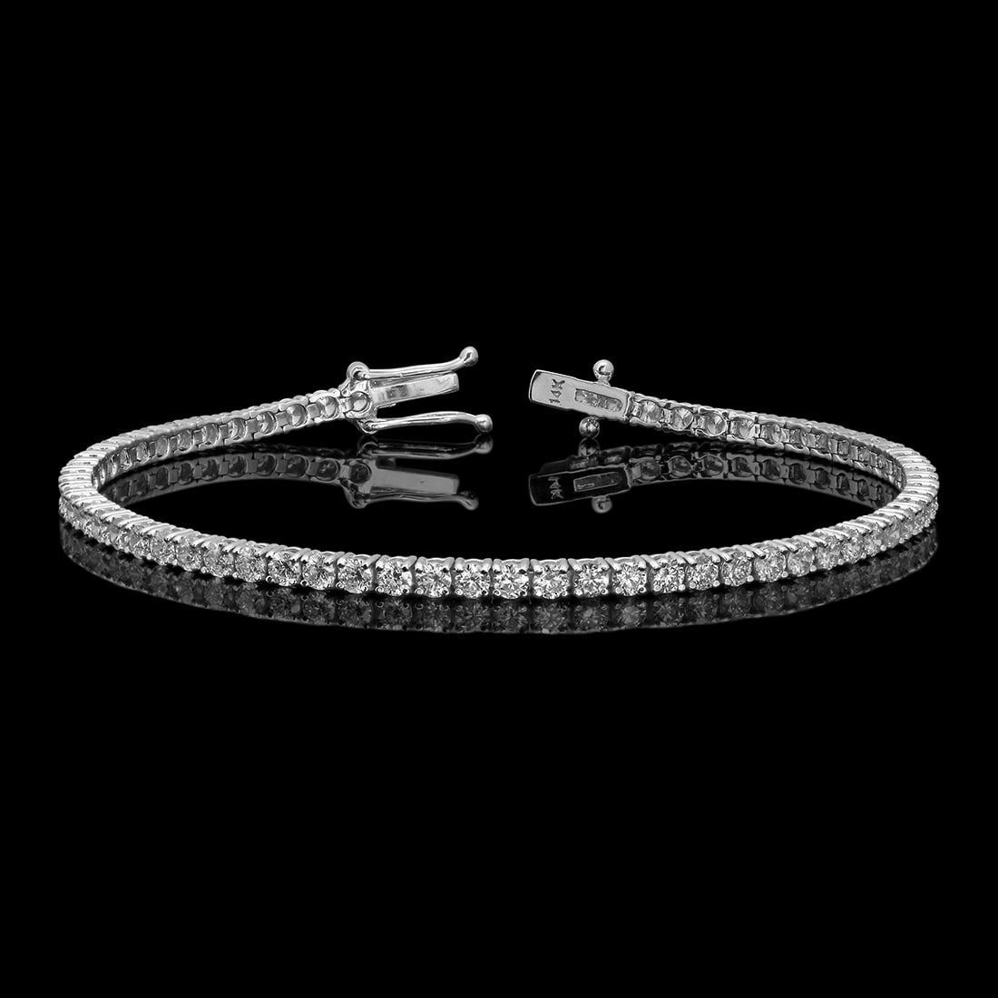 14k White Gold 4.31ct Diamond Bracelet: Retail: $13,878.00 ****** 14k White Gold 4.31ct Diamond Bracelet ****** Size: 7 / Metal: 14k White Gold / Total Item Weight: 6.3 Grams / Country Made: United States / / Main Stone: Diamond / Color: