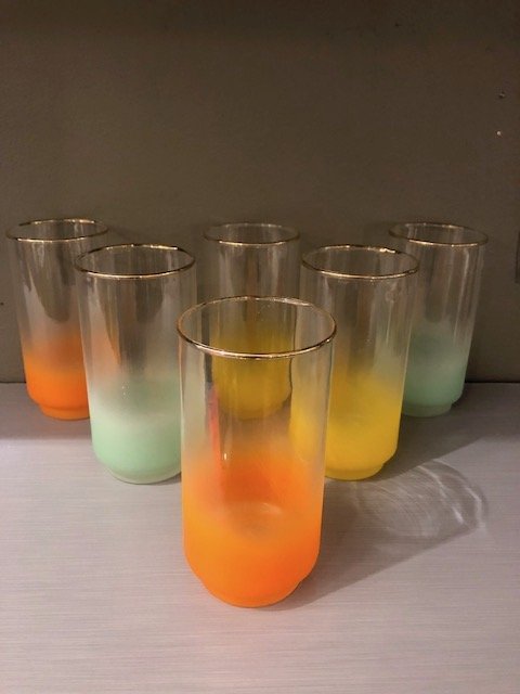 1970s Vintage Blendo Orange tall glass set 6: Beautiful mid-century multi color blendo drinking glass Good condition.set of 61970sStyles Mid-Century ModernBrand BlendoMaterials Glass