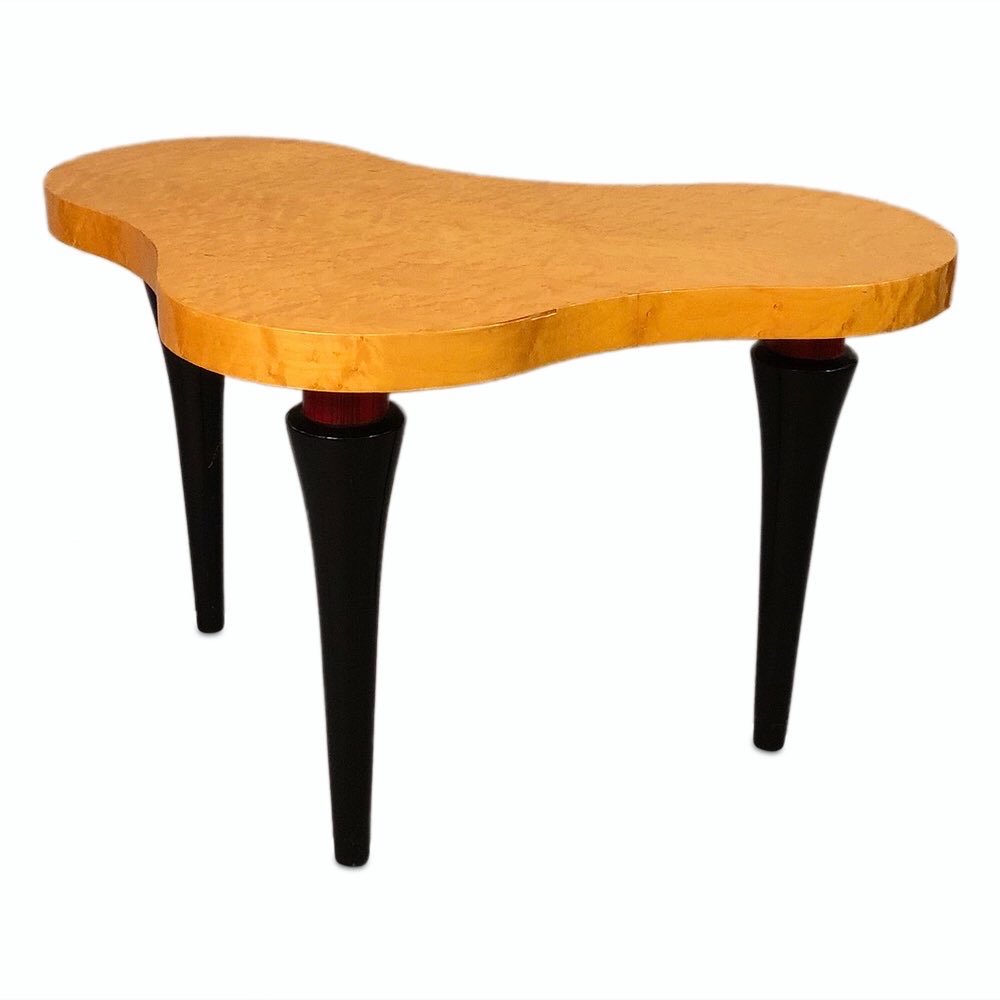 Mid-Century Maple Coffee table by Gilbert Rohde: Stunning Mid-Century Maple Coffee table by Gilbert Rohde with wood pins legs 36W x 24D x 22H inches.