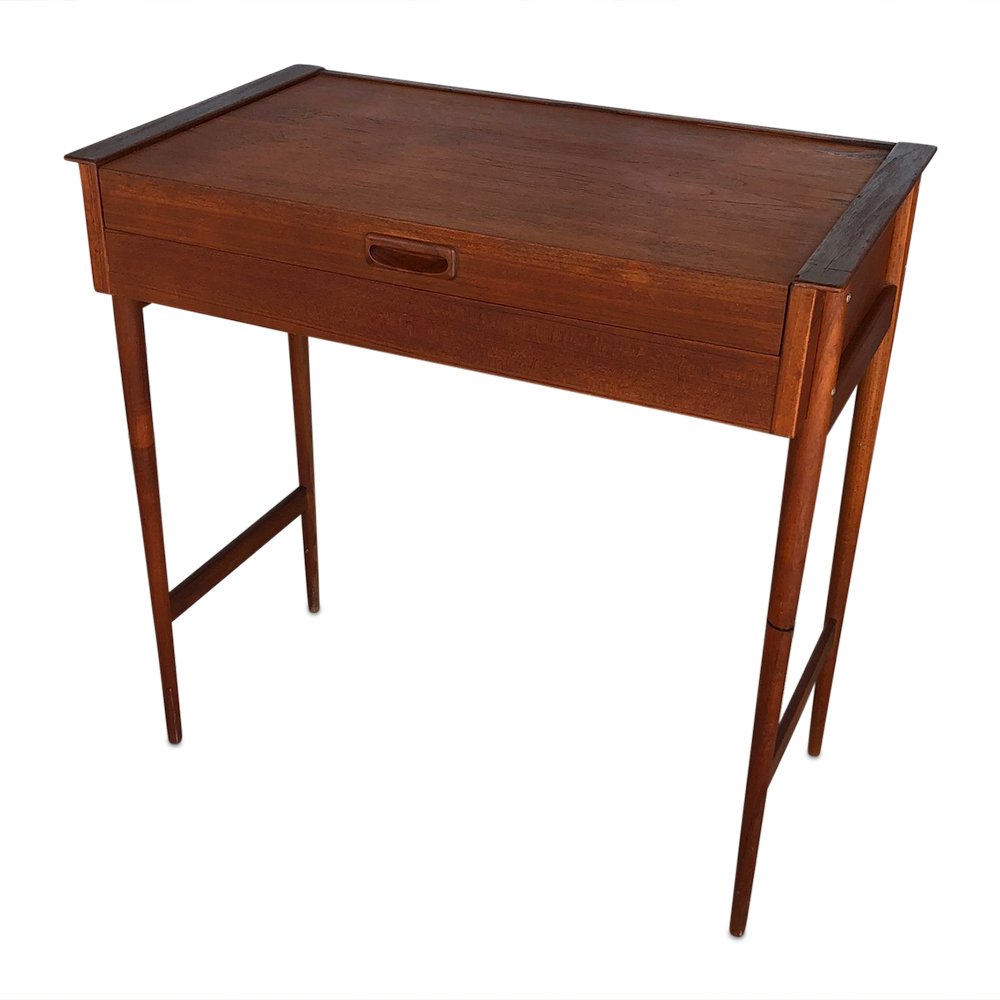 Mid Century Modern Writing Desk/vanity: Mid Century Modern Writing Desk with tapered legs and convenient compartments28.5 x 17 x 27 inches
