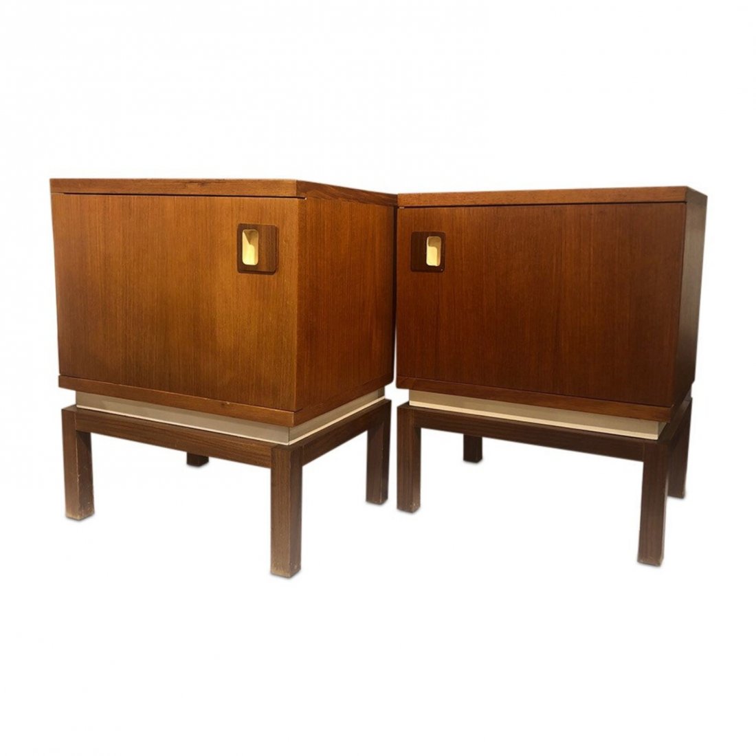 Mid-Century pair of Danish teak nightstand (1 of 5)