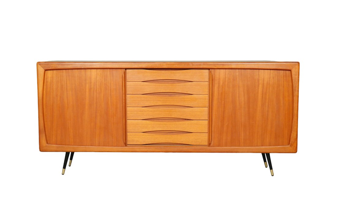 Dyrlund Danish Mid Century Modern Credenza Dec 07, 2022 Magic Hill