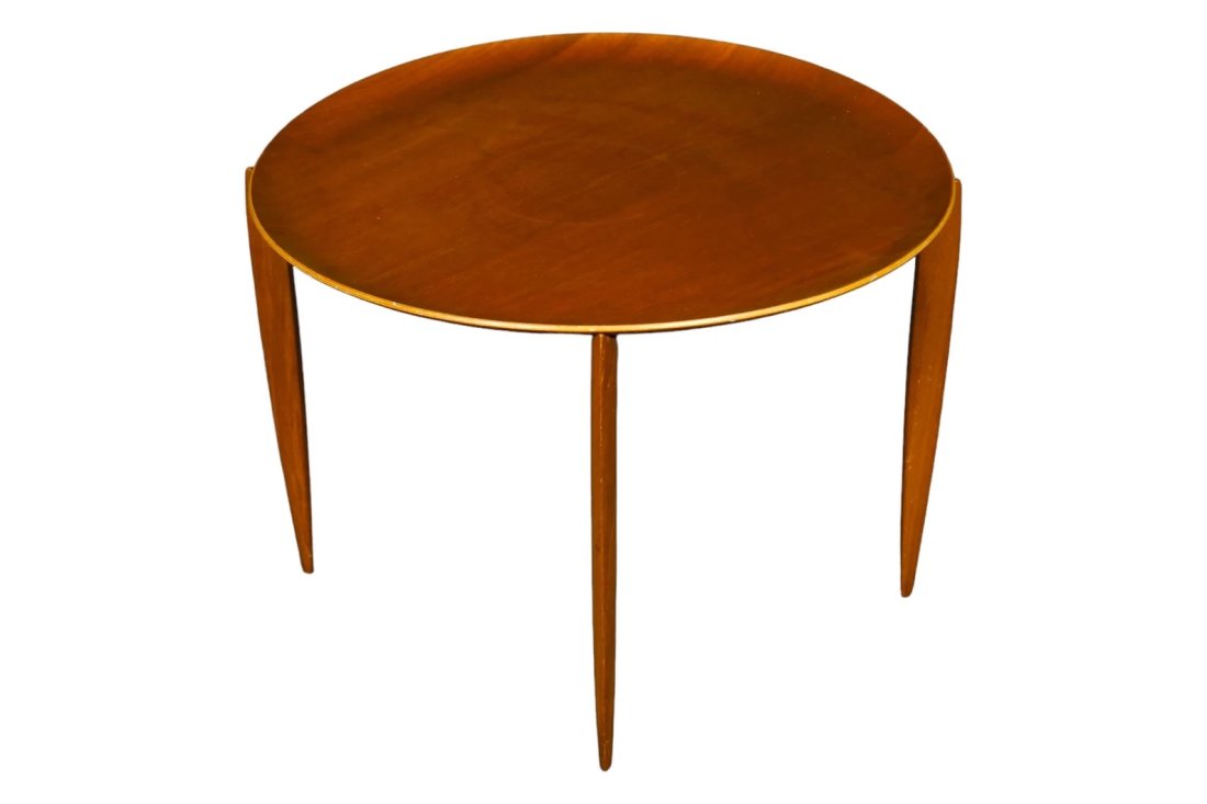 Fritz Hansen side table/end table with a removable top tray. (1 of 4)