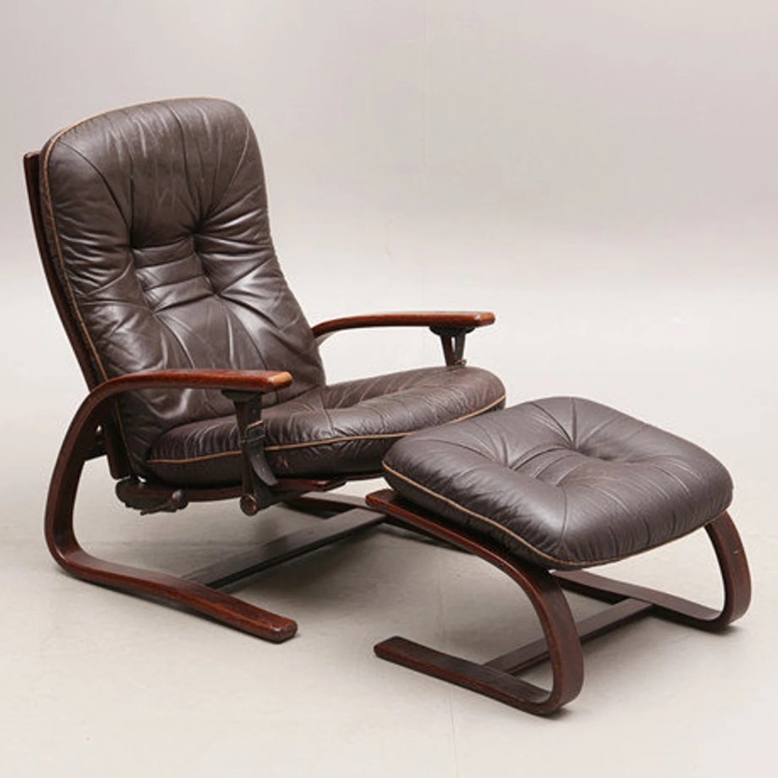 ARMCHAIR with FOOTSTALL, leather, "Panther", Arnt Lande, Stokke, Norway, 1970s. Furniture - Armchair (1 of 6)