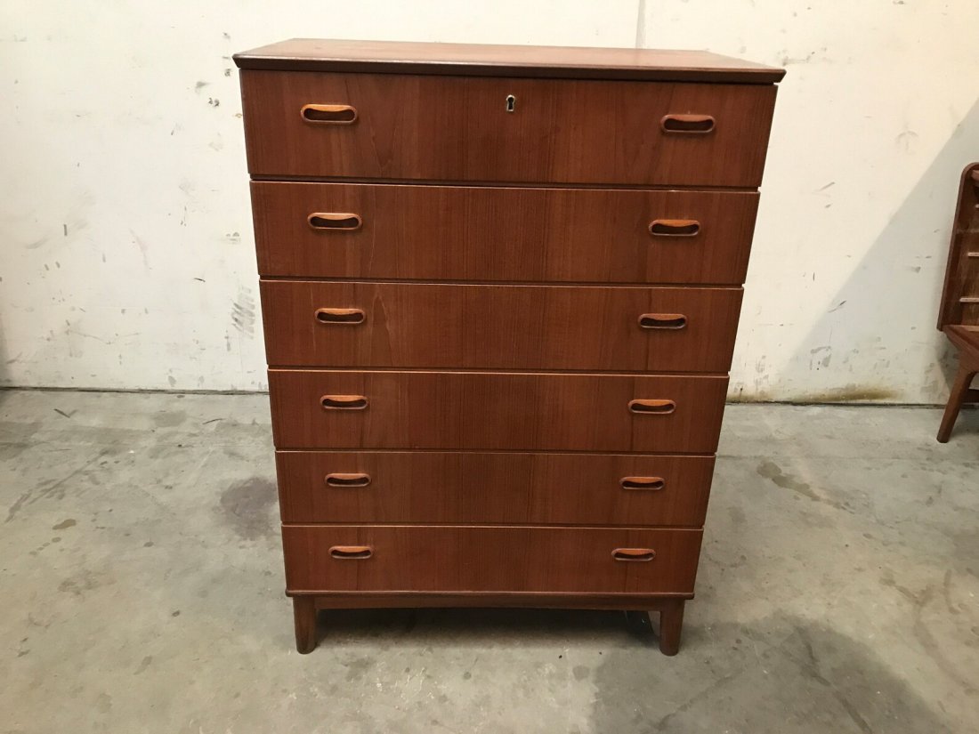 Mid-Century teak dresser/w (6) drawers: Mid-Century teak dresserDimensions:--Width--29-1/2 in. --Depth---17 in.---Height---42 in.