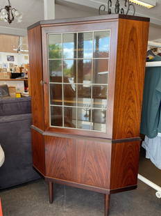 Mid-Century corner cabinet: Mid-Century corner cabinet