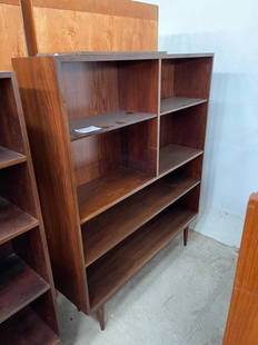 Mid-Century Rosewood bookcase: Mid-Century Rosewood bookcase